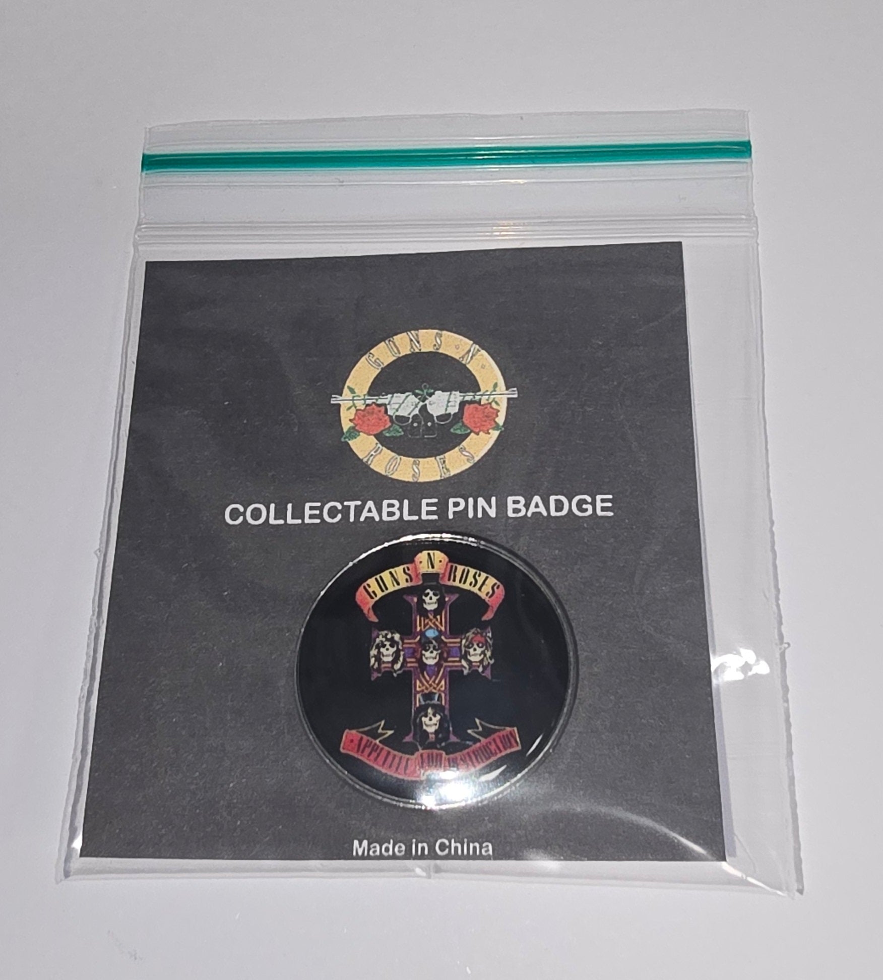 Guns N Roses Pin Badge – Revolution Records